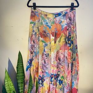 H&M Flowy Floral Midi Skirt w Buttons